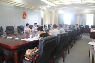 政府領(lǐng)導(dǎo)、企業(yè)代表參加了崇禮新城投資合作協(xié)議討論會(huì)